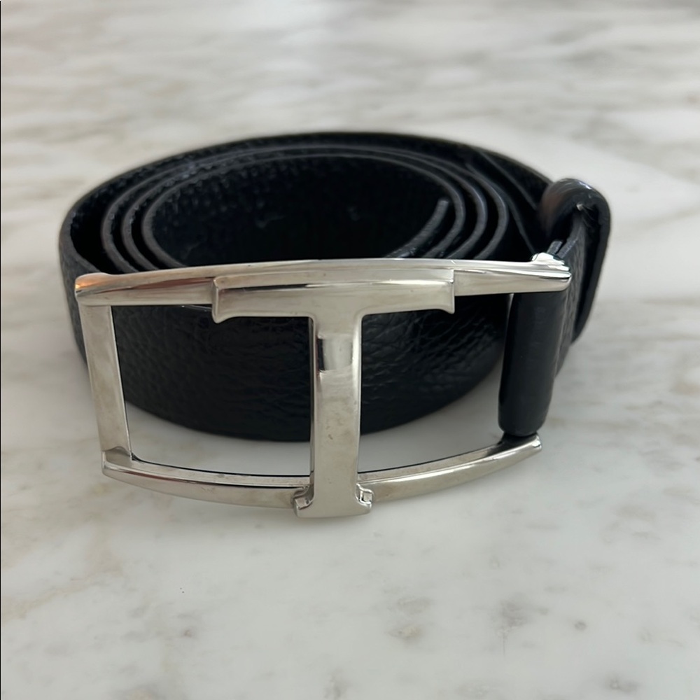 Tod’s Black Leather Belt with Silver T Buckle